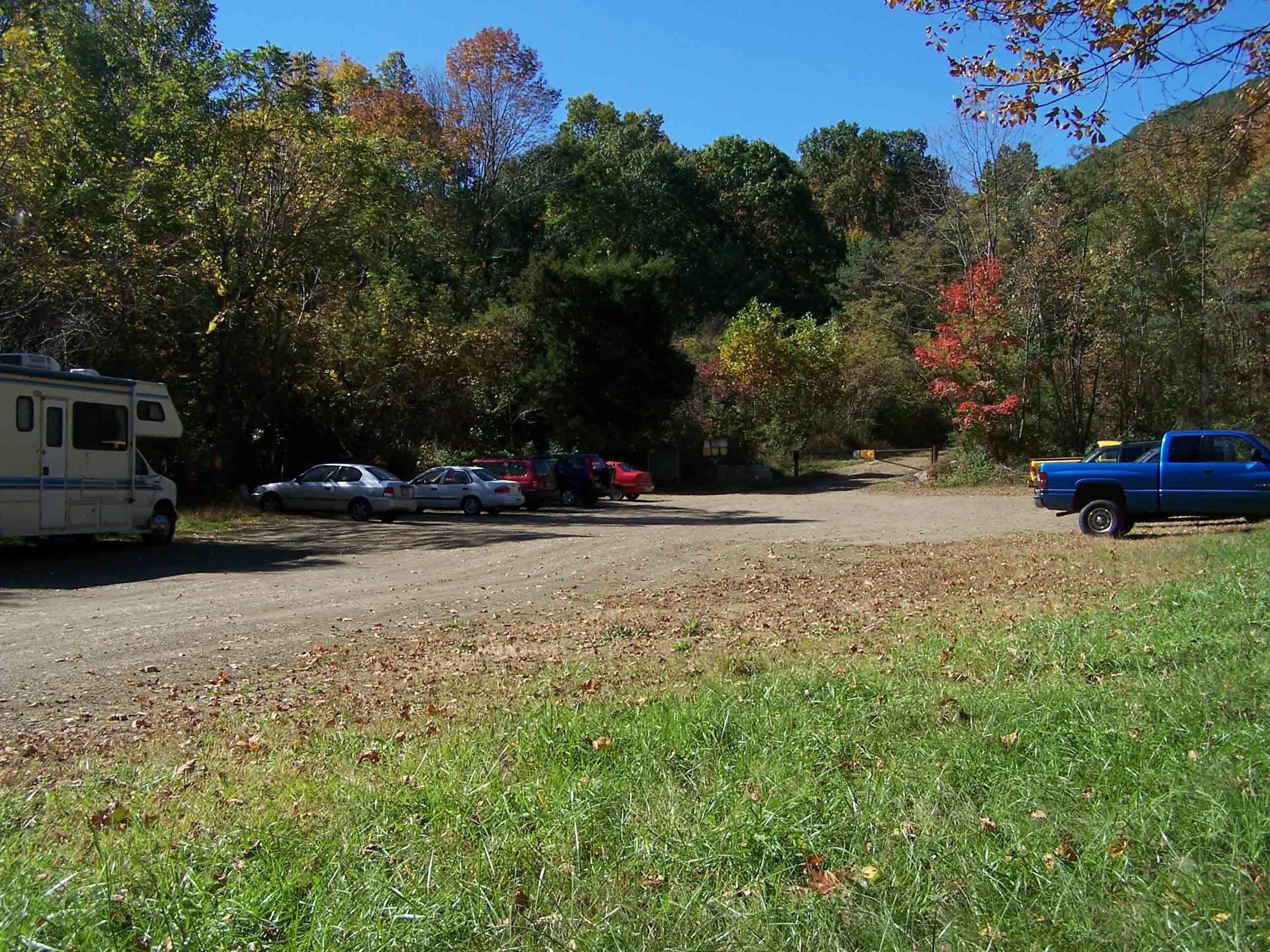 mm 12.4: Parking at the Eckville gamelands parking lot. A blue-blazed trail leads 0.4 miles from this parking lot to the AT. Courtesy at@rohland.org
